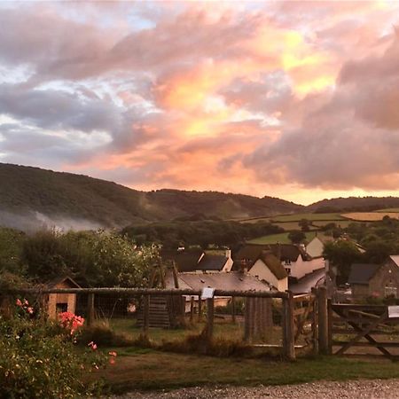 The Royal Oak Inn Dunsford Екстериор снимка