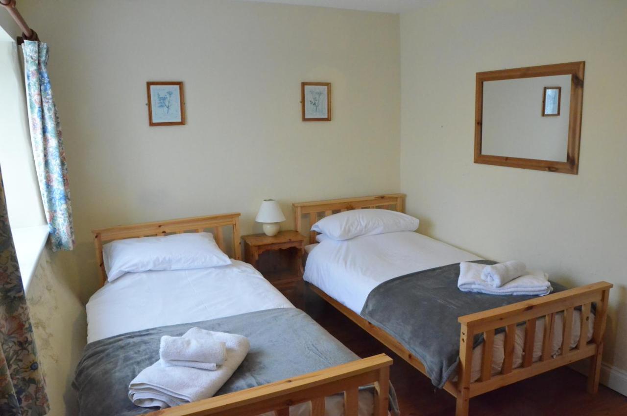 The Royal Oak Inn Dunsford Екстериор снимка